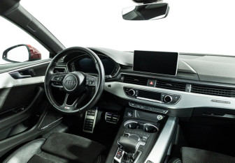 Подержанный автомобиль Audi A5 Coupe 2016 года (9 фото)