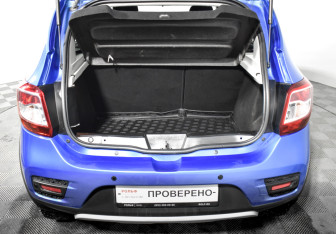 Подержанный автомобиль Renault Sandero 2020 года (18 фото)