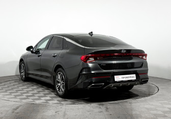 Подержанный автомобиль Kia K5 2021 года (7 фото)