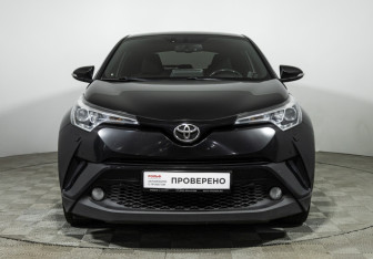 Подержанный автомобиль Toyota C-HR 2019 года (2 фото)