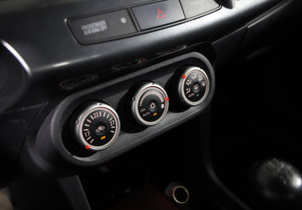 Подержанный автомобиль Mitsubishi Lancer Sedan 2008 года (13 фото)