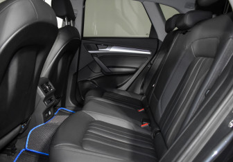 Подержанный автомобиль Audi Q5 2021 года (12 фото)
