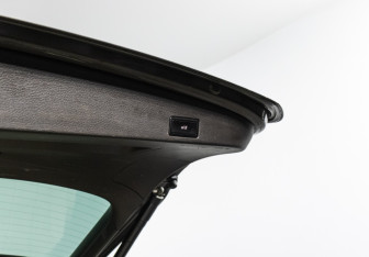 Подержанный автомобиль Volkswagen Touareg 2012 года (15 фото)