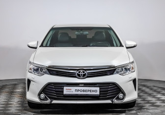 Подержанный автомобиль Toyota Camry Sedan 2017 года (2 фото)