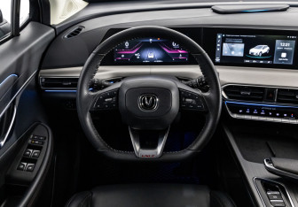 Подержанный автомобиль Changan UNI-T 2023 года (14 фото)