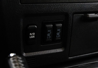 Подержанный автомобиль Mitsubishi Pajero 2014 года (16 фото)