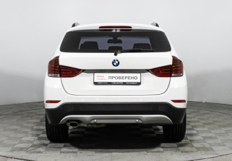 Подержанный автомобиль BMW X1 2013 года (6 фото)