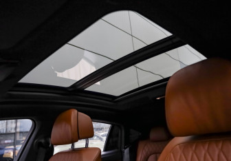 Подержанный автомобиль BMW X6 2021 года (32 фото)