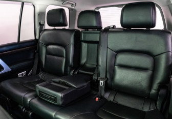 Подержанный автомобиль Toyota Land Cruiser Suv 2016 года (30 фото)