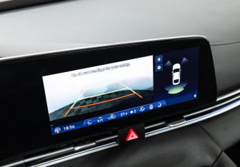 Подержанный автомобиль Hyundai Elantra Sedan 2021 года (16 фото)