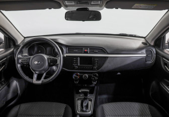 Подержанный автомобиль Kia Rio Hatchback 2019 года (10 фото)