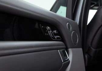 Подержанный автомобиль Land Rover Range Rover 2021 года (17 фото)