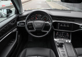 Подержанный автомобиль Audi A6 Sedan 2020 года (15 фото)