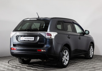 Подержанный автомобиль Mitsubishi Outlander 2013 года (5 фото)