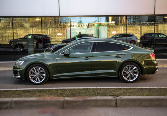 Подержанный автомобиль Audi A5 Liftback 2021 года (8 фото)