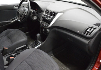 Подержанный автомобиль Hyundai Solaris Sedan 2016 года (12 фото)