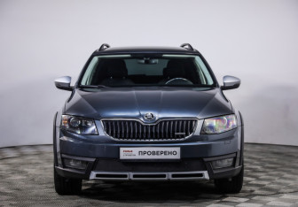 Подержанный автомобиль Skoda Octavia Wagon 2017 года (2 фото)