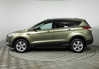 Подержанный автомобиль Ford Kuga 2014 года (8 фото)