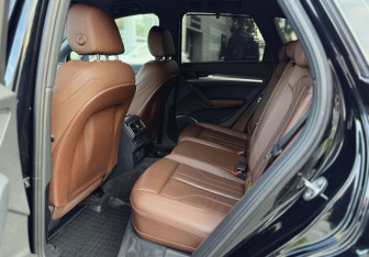 Подержанный автомобиль Audi Q5 2017 года (17 фото)