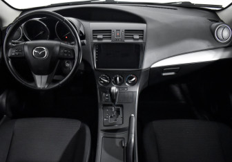 Подержанный автомобиль Mazda 3 Hatchback 2011 года (15 фото)