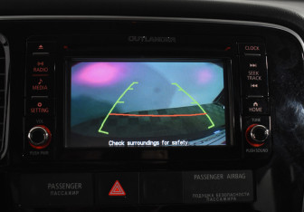 Подержанный автомобиль Mitsubishi Outlander 2017 года (19 фото)