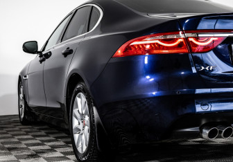 Подержанный автомобиль Jaguar XF Sedan 2016 года (8 фото)