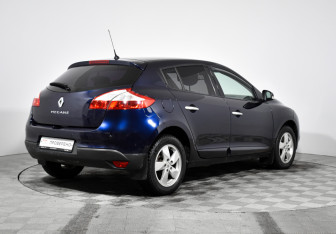 Подержанный автомобиль Renault Megane Hatchback 2010 года (5 фото)