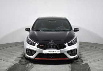 Подержанный автомобиль Kia Ceed GT 2017 года (2 фото)