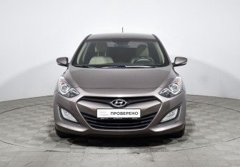 Подержанный автомобиль Hyundai i30 Hatchback 2014 года (2 фото)