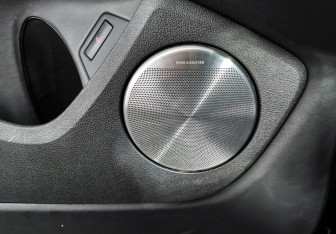 Подержанный автомобиль Audi Q7 2012 года (23 фото)