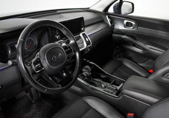 Подержанный автомобиль Kia Sorento 2021 года (9 фото)