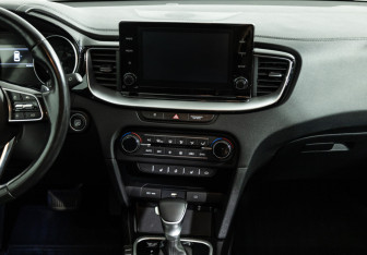 Подержанный автомобиль Kia Ceed Wagon 2021 года (14 фото)