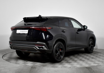 Подержанный автомобиль Omoda C5 2023 года (5 фото)