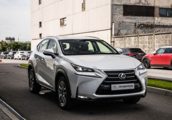 Подержанный автомобиль Lexus NX 2017 года (5 фото)