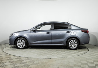 Подержанный автомобиль Kia Rio Sedan 2019 года (8 фото)