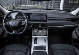 Подержанный автомобиль Exeed TXL 2023 года (11 фото)