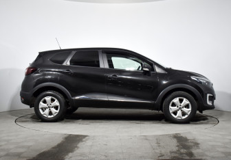 Подержанный автомобиль Renault Kaptur 2019 года (4 фото)