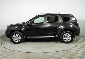 Подержанный автомобиль Nissan Terrano 2018 года (8 фото)