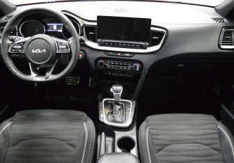 Подержанный автомобиль Kia Ceed Wagon 2021 года (14 фото)