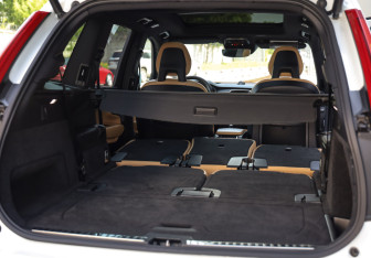 Подержанный автомобиль Volvo XC90 2020 года (37 фото)