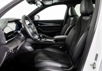 Подержанный автомобиль Geely Monjaro 2024 года (28 фото)