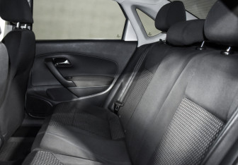 Подержанный автомобиль Volkswagen Polo Sedan 2012 года (12 фото)