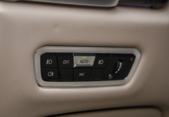 Подержанный автомобиль BMW X5 2021 года (26 фото)