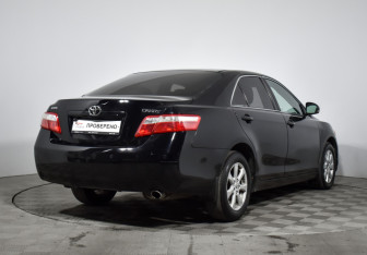 Подержанный автомобиль Toyota Camry Sedan 2009 года (6 фото)