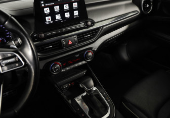 Подержанный автомобиль Kia Cerato Sedan 2021 года (20 фото)