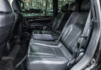 Подержанный автомобиль Lexus LX 2020 года (11 фото)