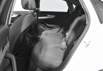 Подержанный автомобиль Audi A4 Sedan 2016 года (11 фото)