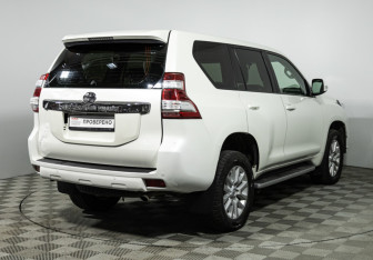 Подержанный автомобиль Toyota Land Cruiser Prado 2015 года (5 фото)