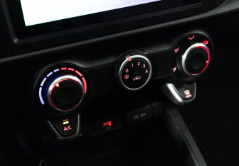 Подержанный автомобиль Kia Rio Sedan 2020 года (15 фото)