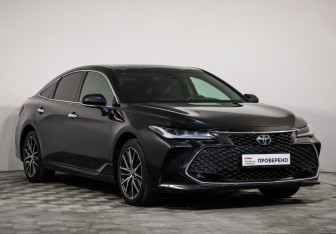 Подержанный автомобиль Toyota Avalon 2022 года (3 фото)